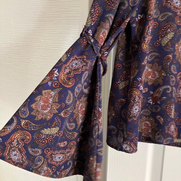 Lovely blue (multi) colored blouse with bell sleeves that tie. Size Large - Picture 3 of 4